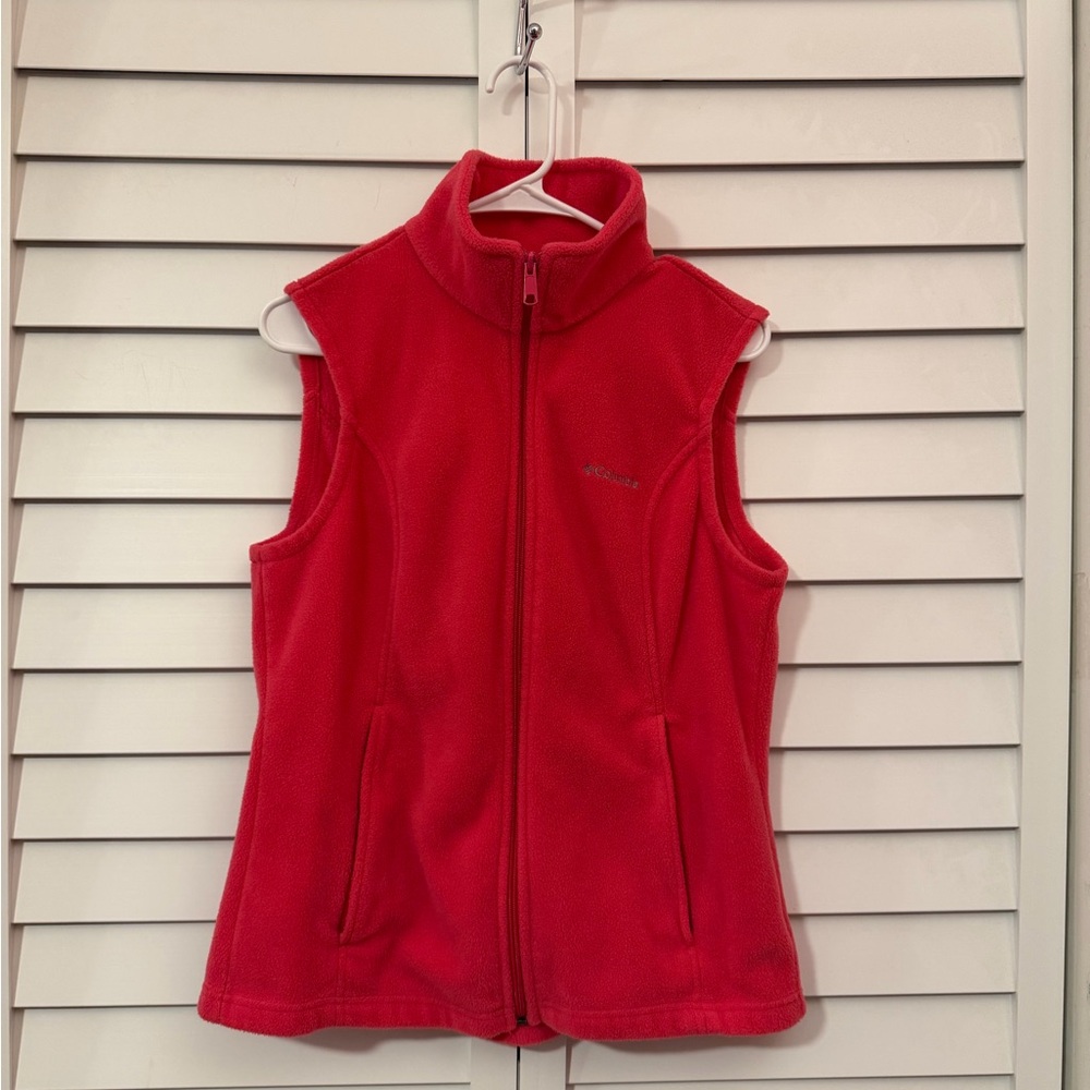 Columbia Women's Fuschia Fleece Vest